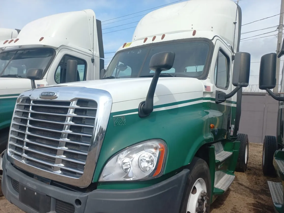 Freightliner-Cascadia-2014
