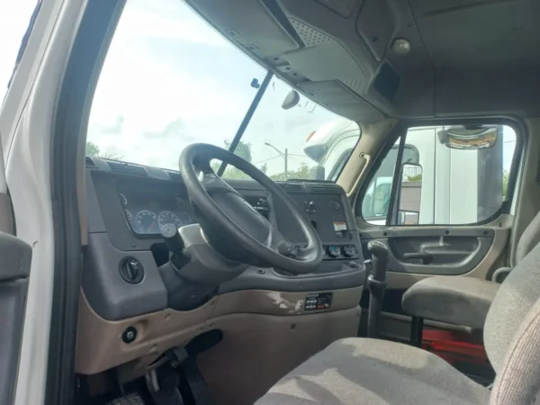 Freightliner-Cascadia-2014