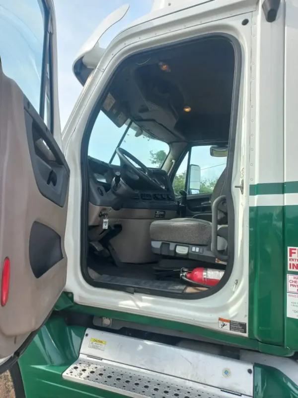 Freightliner-Cascadia-2015