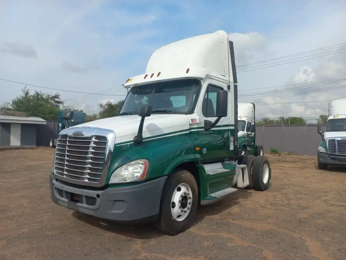 Freightliner-Cascadia-2015