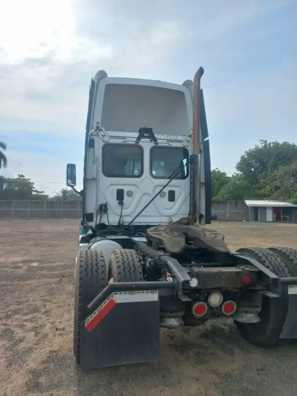 Freightliner Cascadia 2015 - Imagen 2