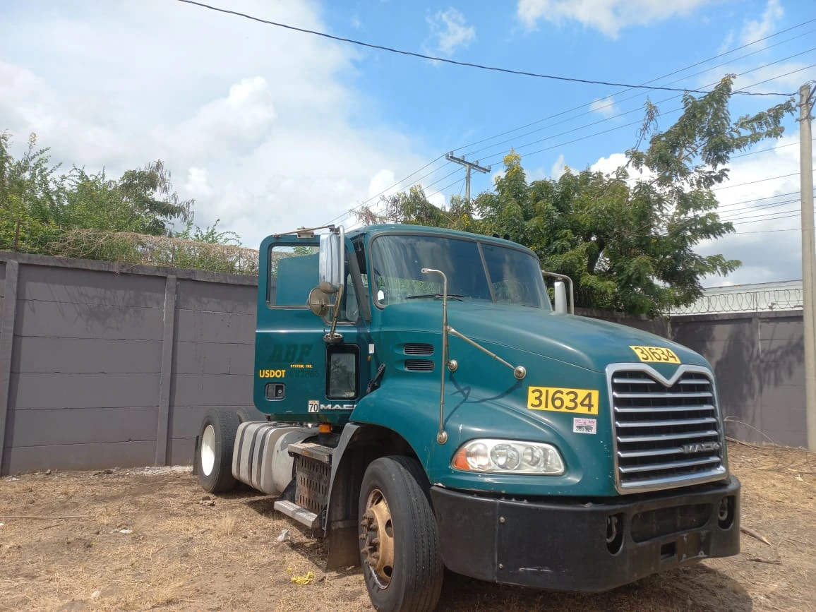 Mack Pinnacle 2015 2