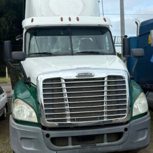 FREIGHTLINER- CASCADIA DIECAST- BLANCO CON VERDE- año 2013-caja110 - motor DD15- 500,000 MIL MILLAS