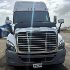 FREIGHTLINER- CASCADIA BLANCO - año 2012-caja110 - motor DD15-